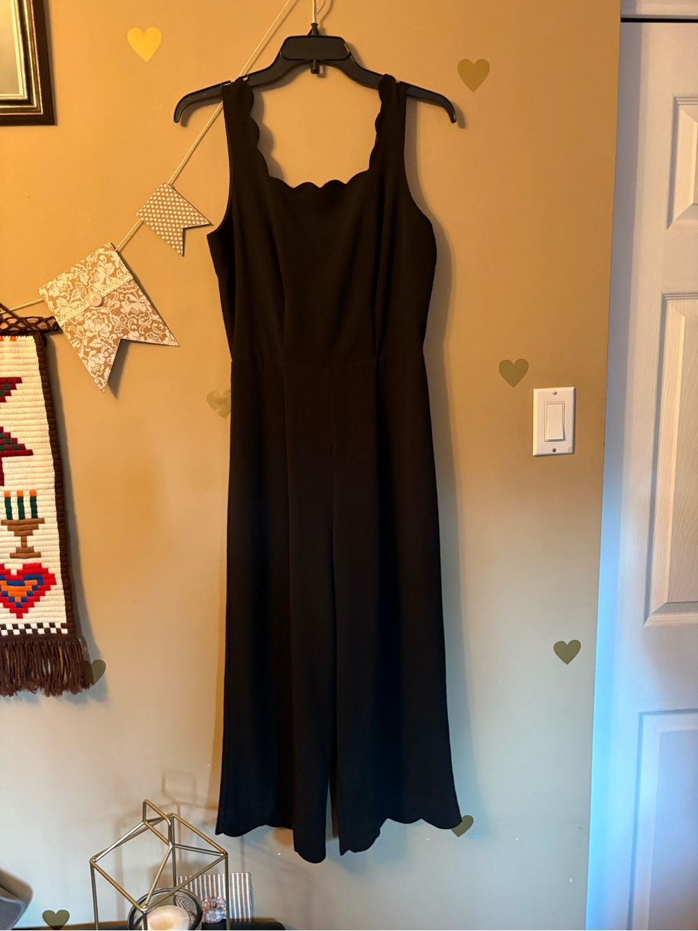 Monteau Black Scallop-Edge Sleeveless Jumpsuit - Picture 7 of 10